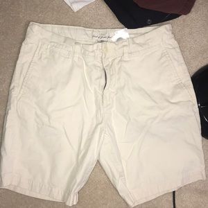 H&M cream/ off white shorts. NWOT